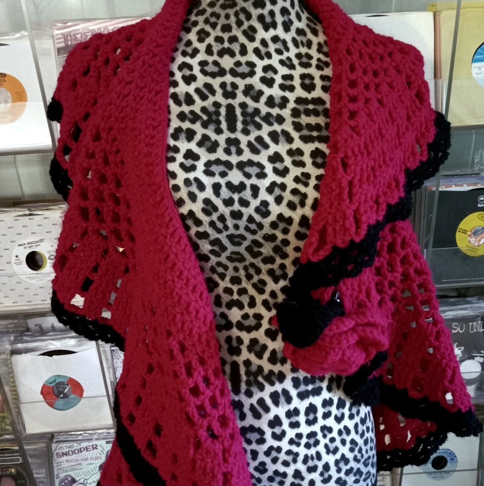 Gorgeous Handmade Circular Crochet Vest Detachable Rose Button Cottagecore - Picture 2 of 6